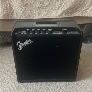 Fender Mustang LT25 25W 1x8 Guitar Combo Amp - Black